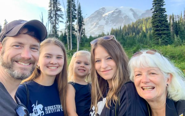 Visiting Mount Rainier with Dan's mom and niece.